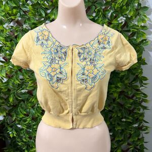 🌼 Vintage Forever 21 Embroidered Puff Sleeve Cardigan – 100% Cotton 🌼